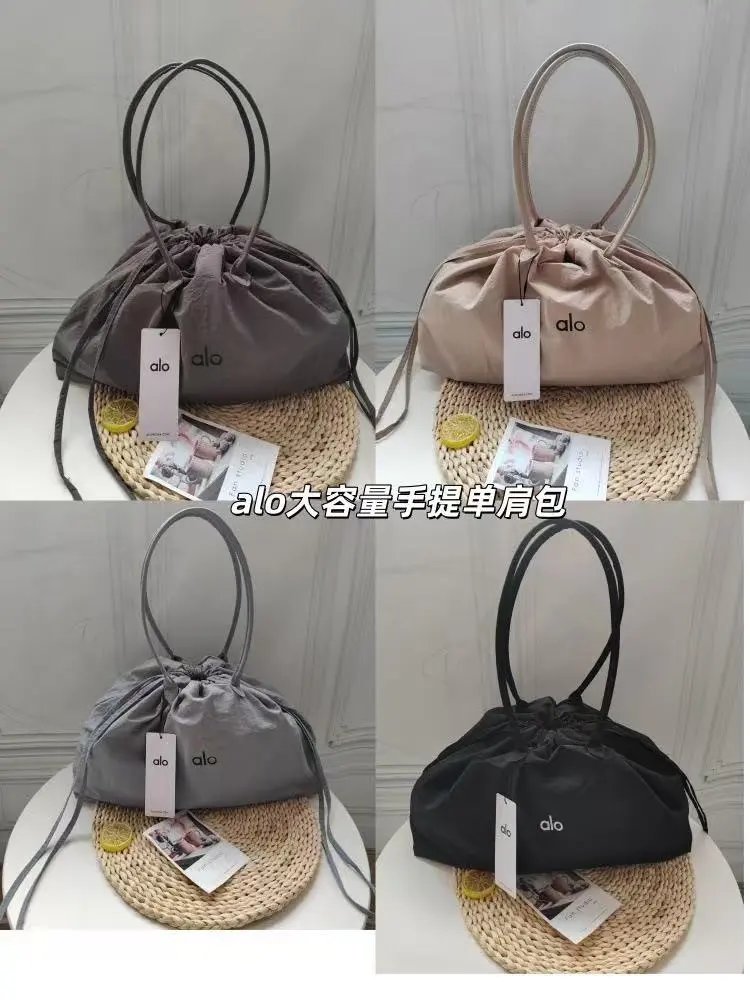 Alo Shoulder Bags Snake-Print Tote image 3