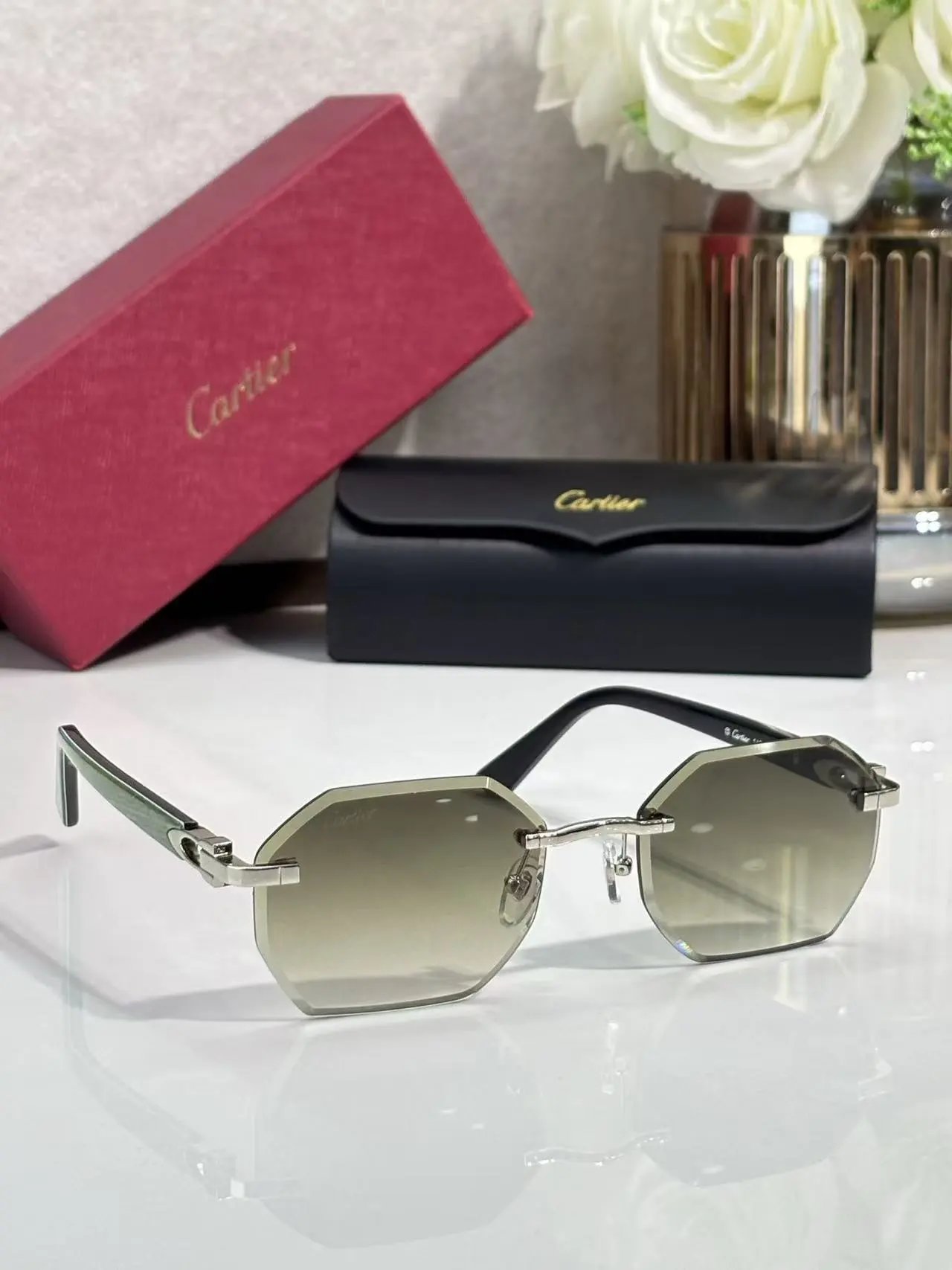Cartier Eyewear 8033 rimless rectangular sunglasses with gold-tone hardware — 37