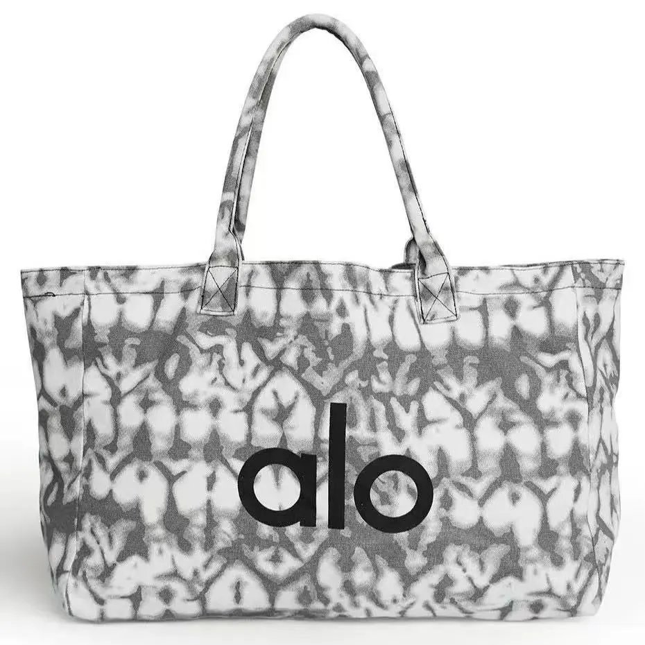 Alo Shoulder Bags Snake-Print Tote — Grey (regular version)