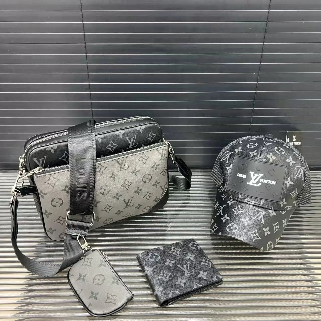 Louis Vuitton Wallets & Card Holders Monogram bifold and long — 39