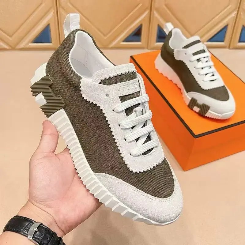 Unbranded Sneakers Low-top lace-up with ribbed sole and heel accent — 25