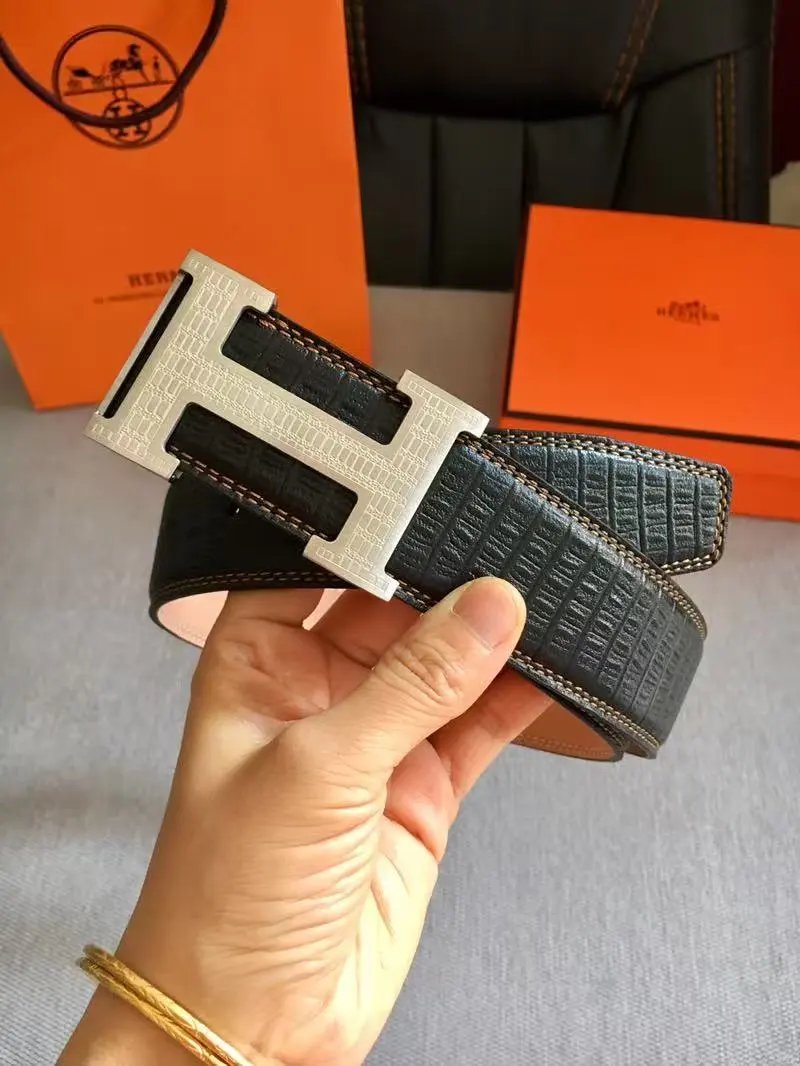 Hermès Belts K1-0118 H-Buckle Leather Belt — 30