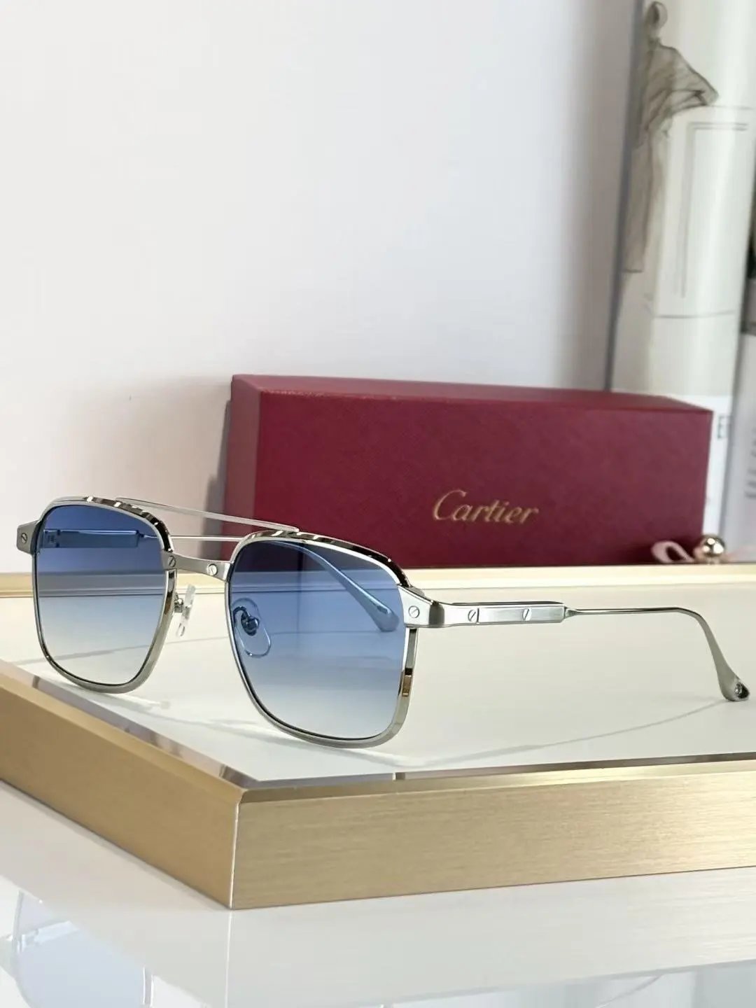 Cartier Eyewear 8033 rimless rectangular sunglasses with gold-tone hardware — 2021