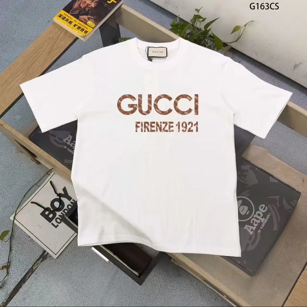 Gucci T-Shirts Short-Sleeve Logo Print — 19
