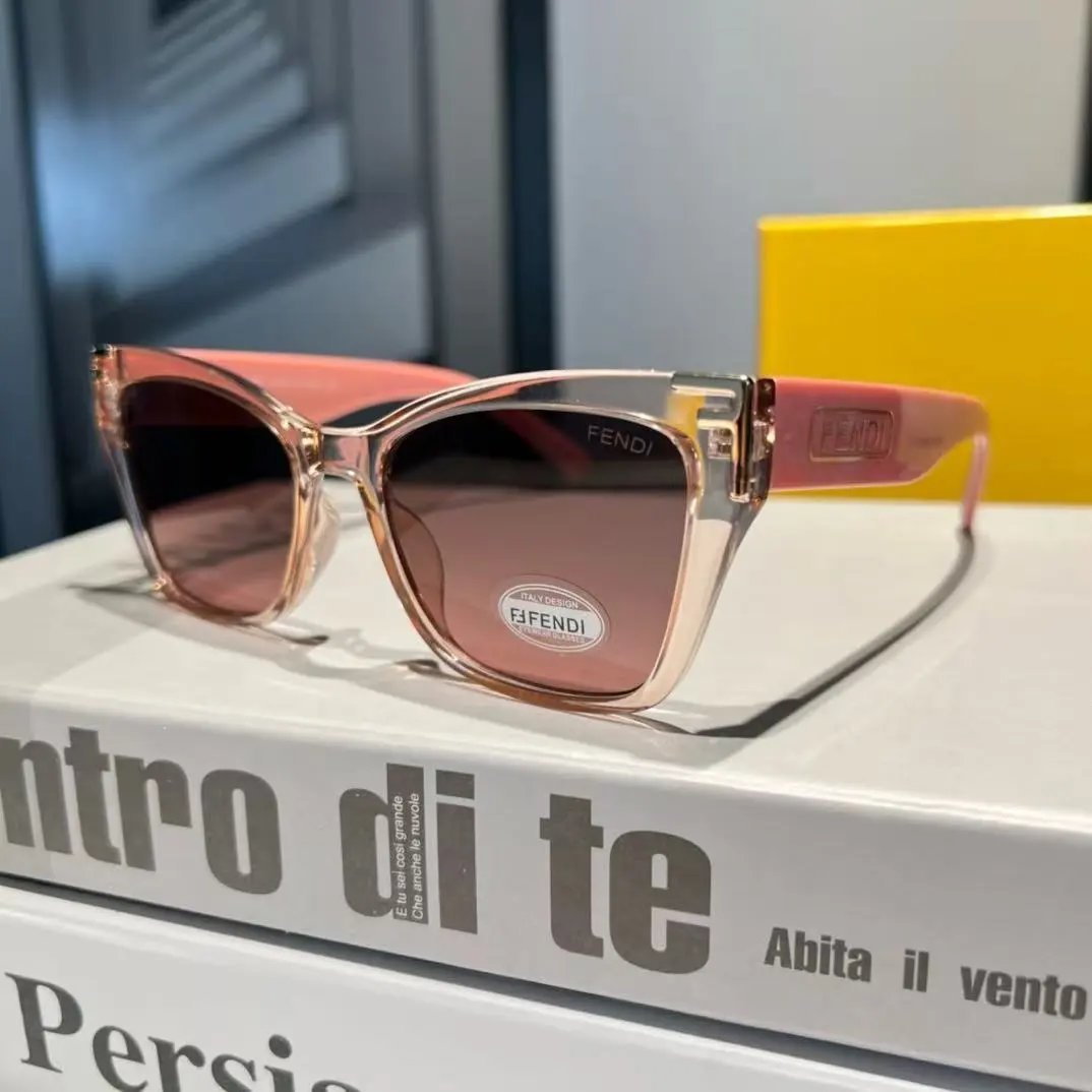 Fendi Eyewear Oversized square rimless sunglasses — 22