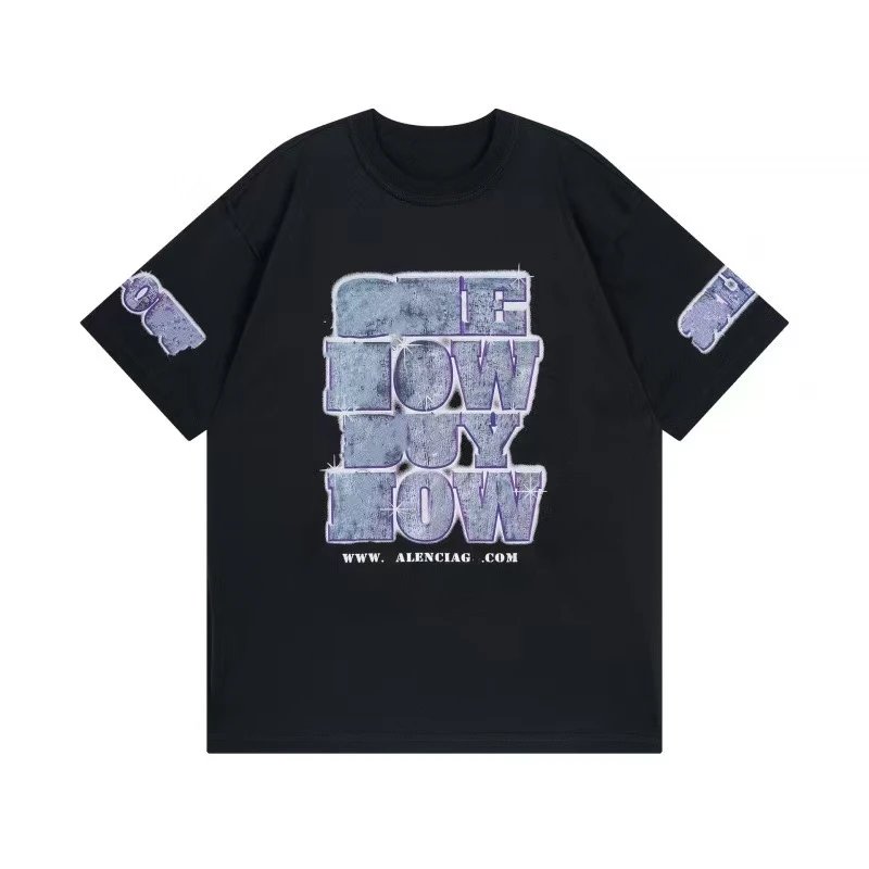 Balenciaga T-Shirts Oversized short-sleeve T-shirt with distressed logo print — 39