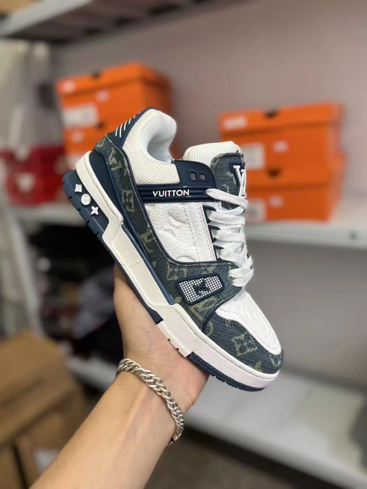 Louis Vuitton Sneakers LV Trainer — 22