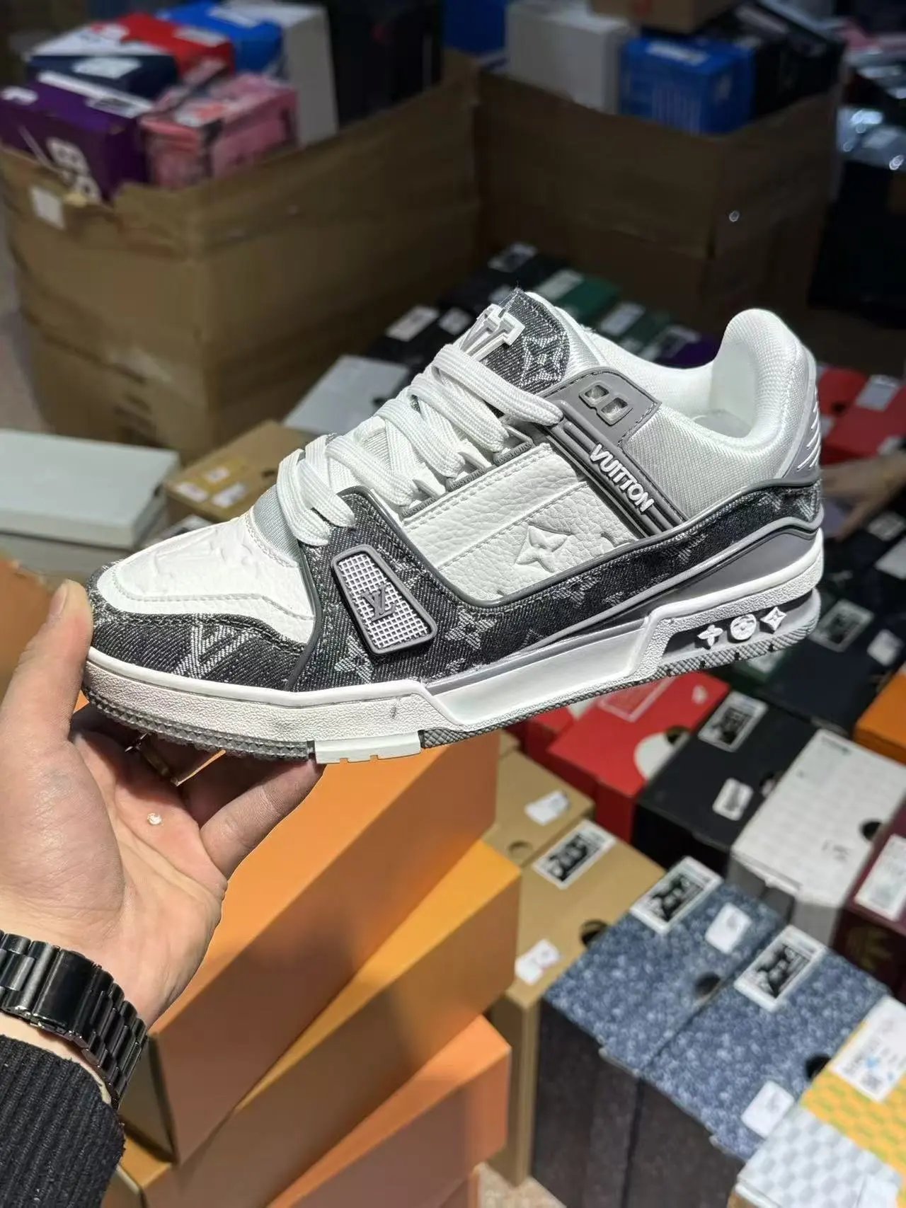 Louis Vuitton Sneakers LV Trainer — 23