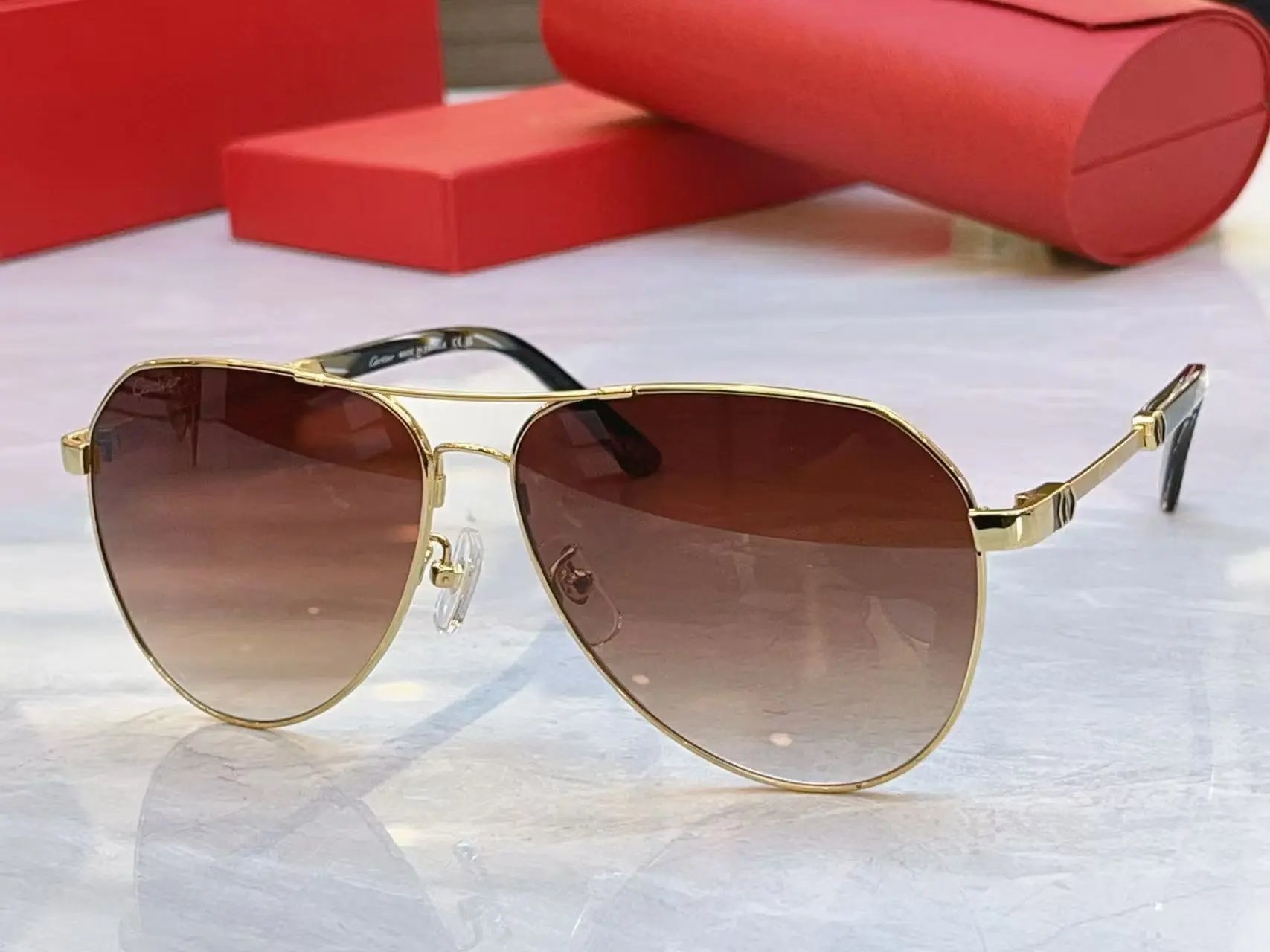 Cartier Eyewear 8033 rimless rectangular sunglasses with gold-tone hardware — 28