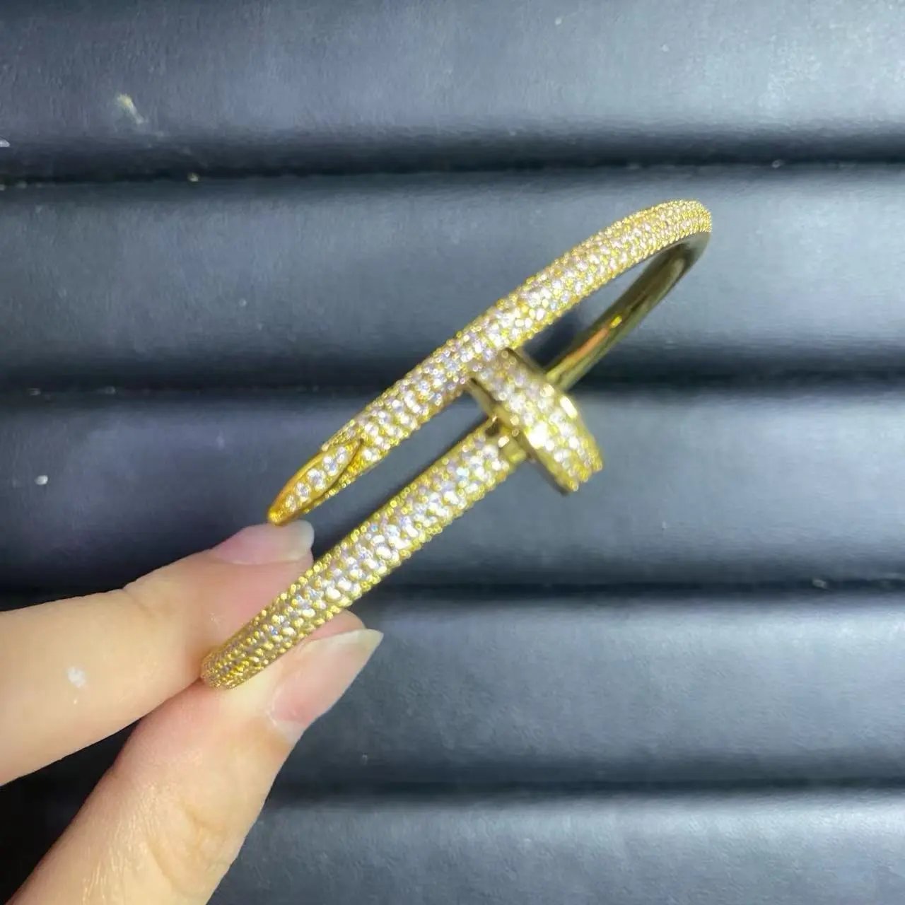 Cartier Jewelry LOVE bracelet with diamond-set screw motifs — 17