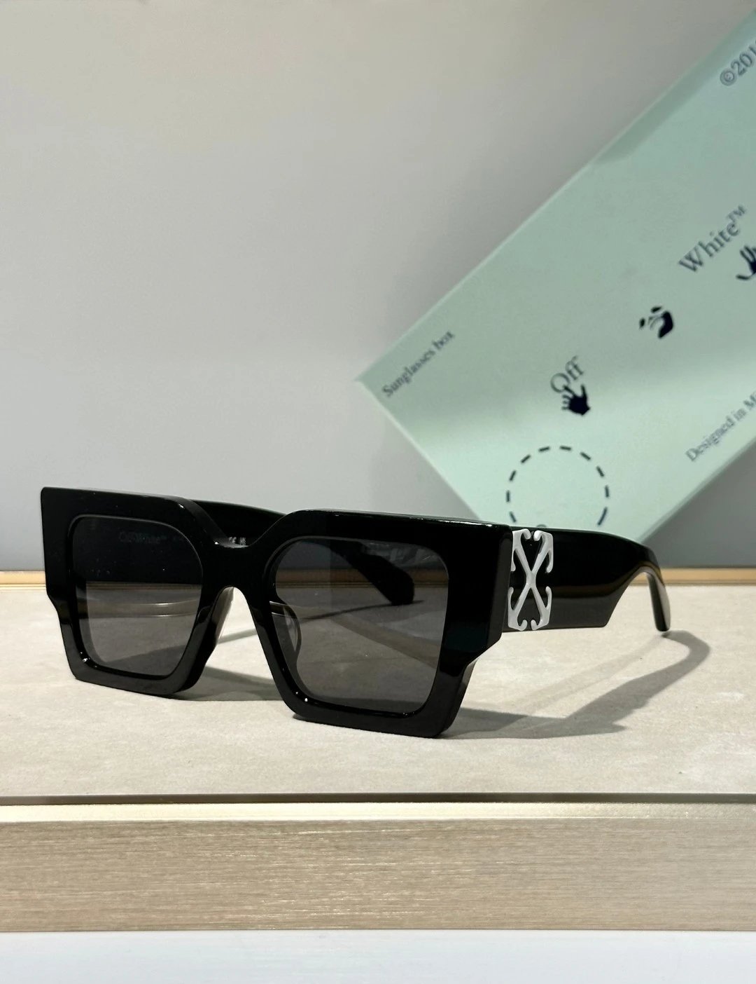 Off-White Sunglasses photo 7