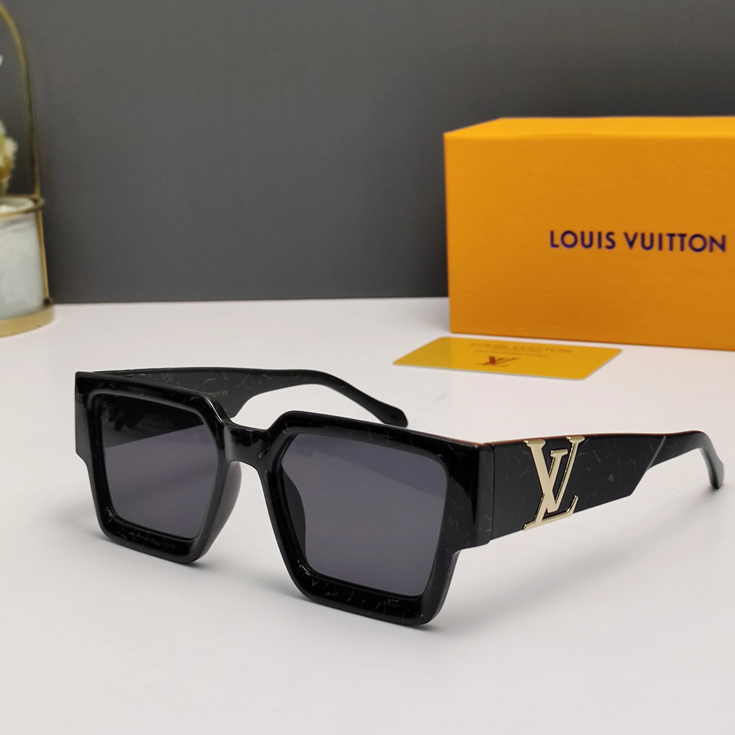 V Sunglasses photo 8