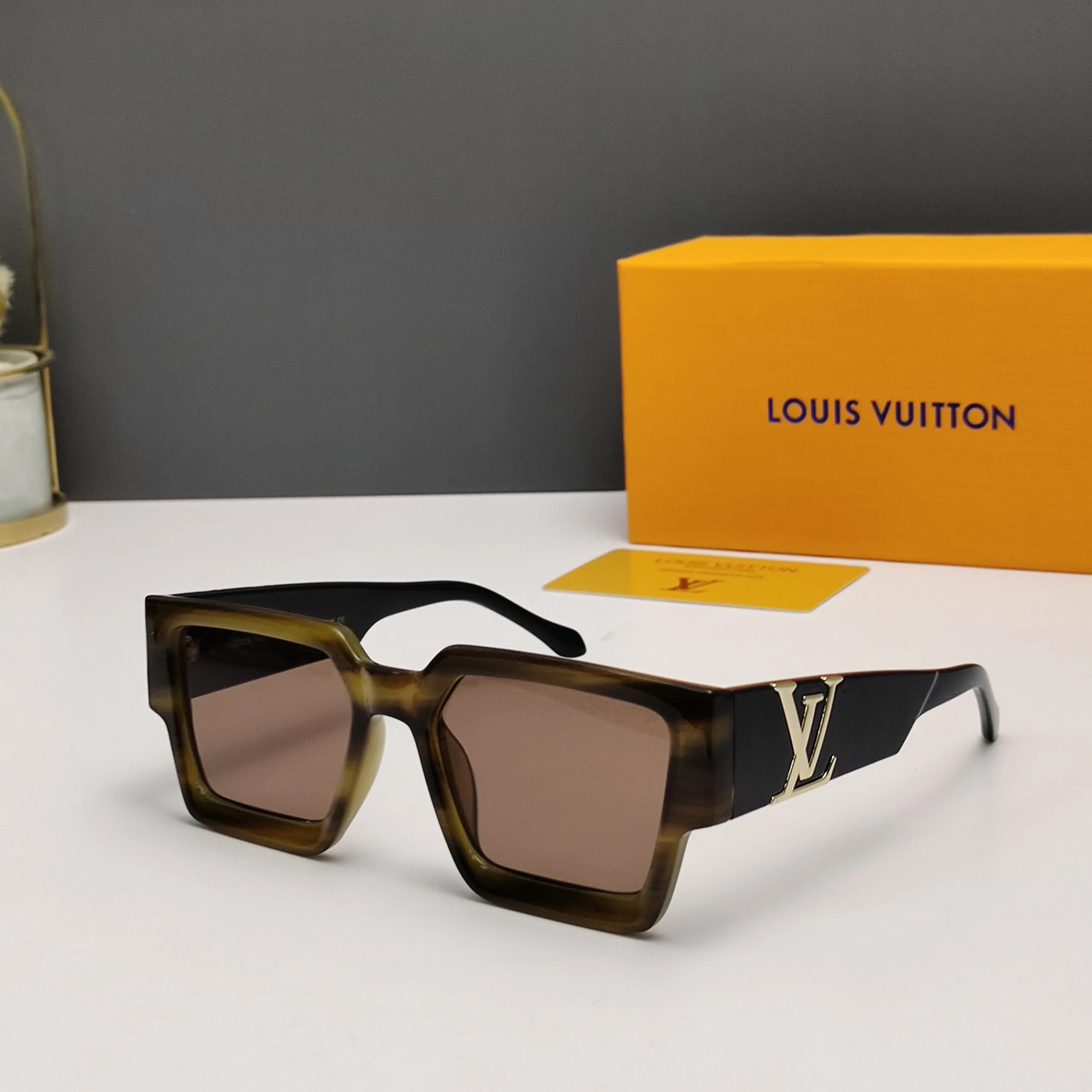 V Sunglasses photo 2