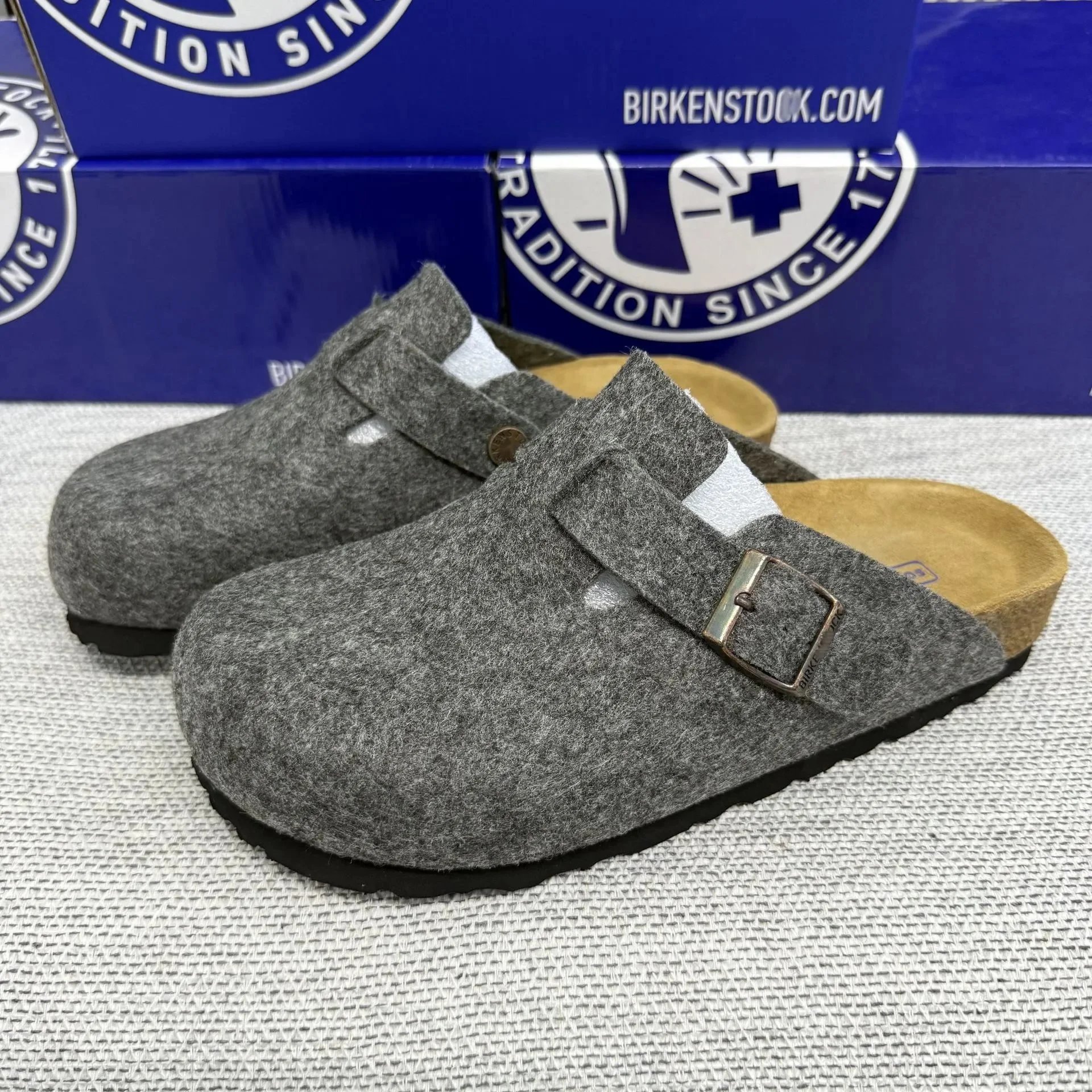 Felt light gray 1