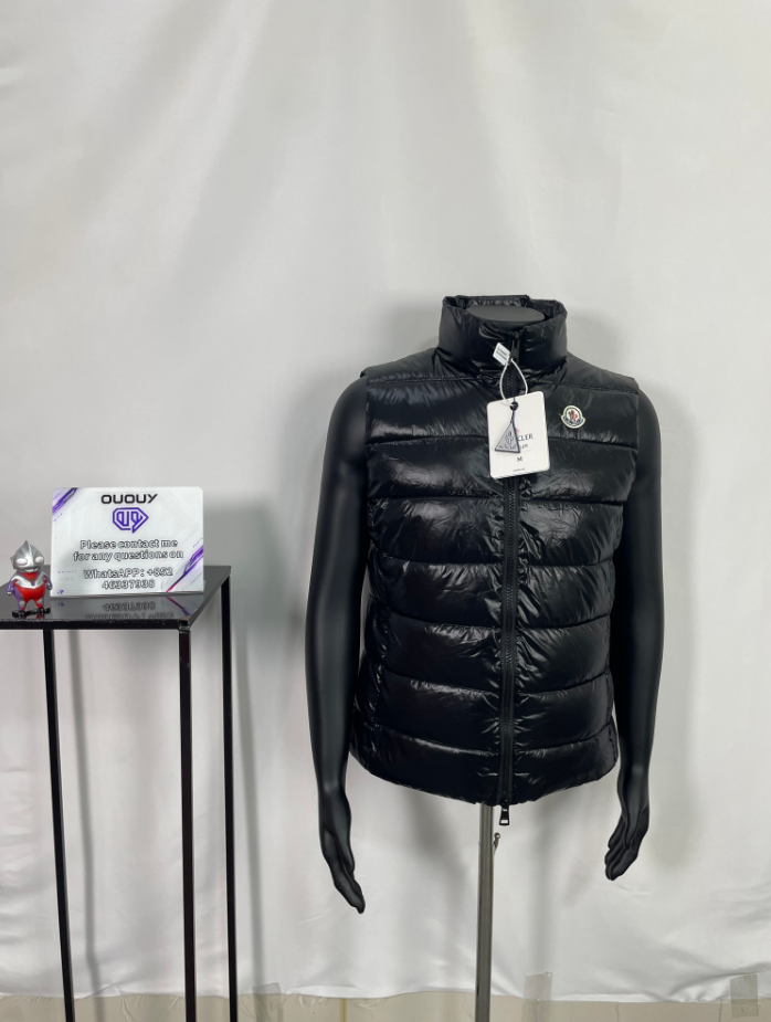 Black Hoodless Vest