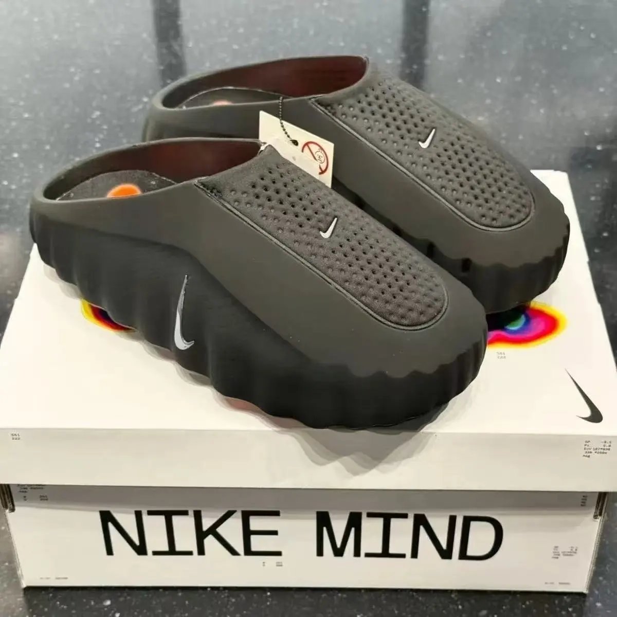 Nike Sneakers Perforated Upper with Studded Outsole — mind001( Black)