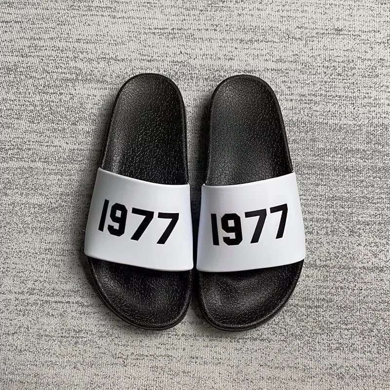 Ess-1977 (black and white)