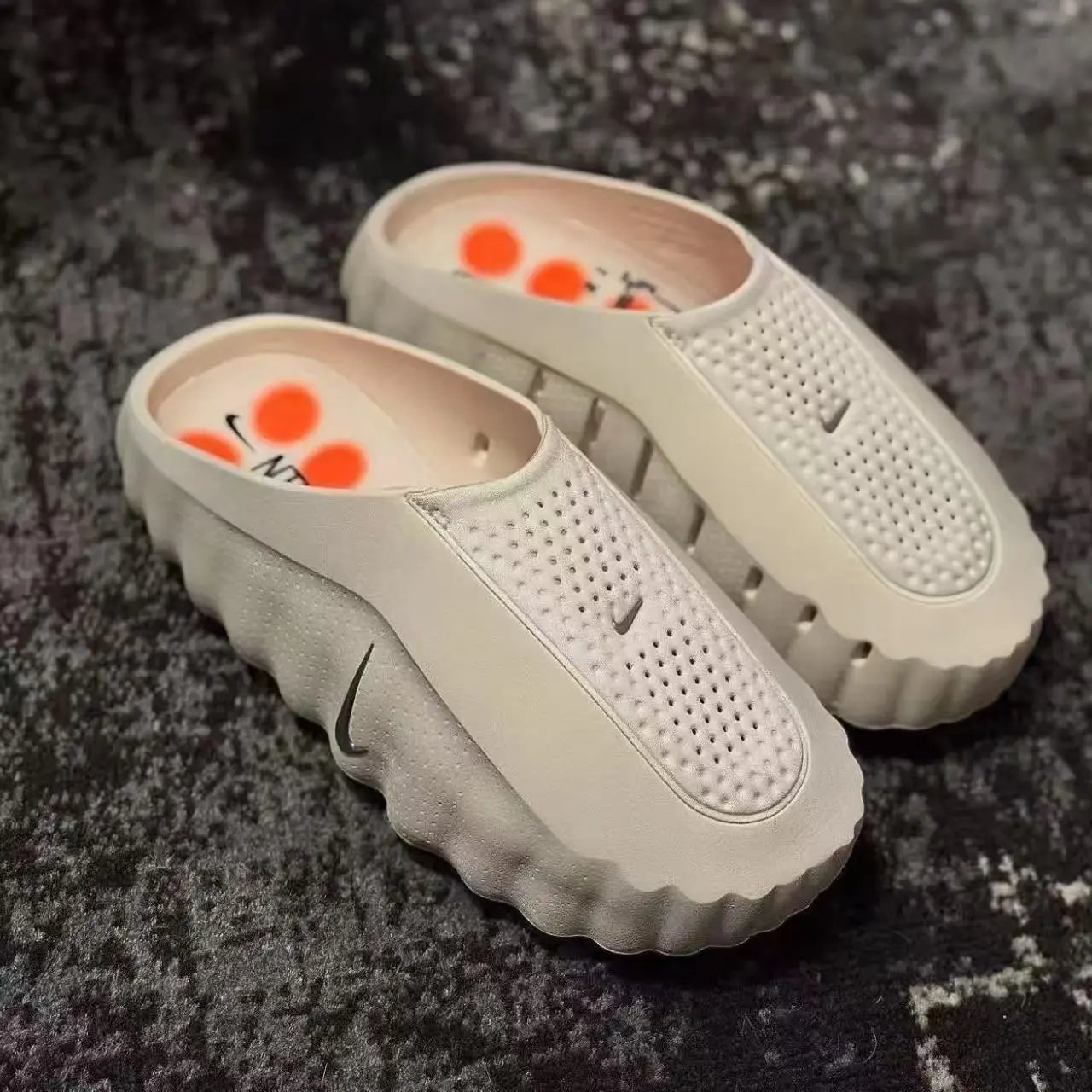 Nike Sneakers Perforated Upper with Studded Outsole — mind001( Apricot)
