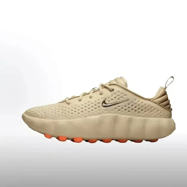 Nike Sneakers Perforated Upper with Studded Outsole product detail image 9