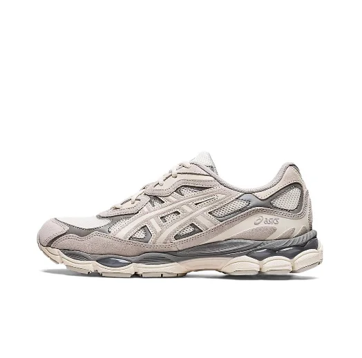 Nike Sneakers Sculpted Upper with Visible Air Cushion product detail image 10