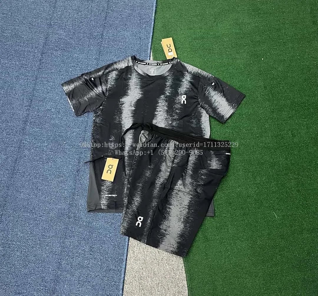 Quick-Dry Sports T-Shirt and Shorts Set photo 2