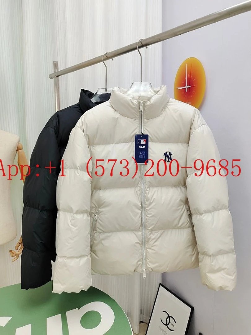 MLB New York Yankees Stand-Collar Cropped Down Puffer Jacket