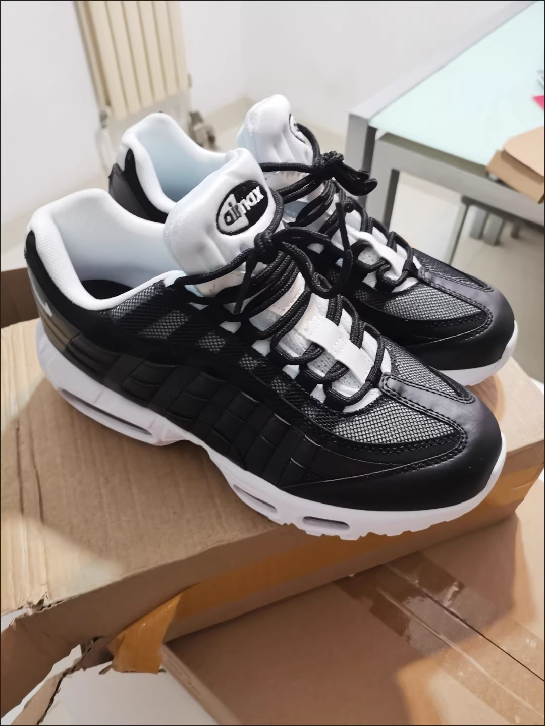Nike Air Max 95 Air-Cushioned Running Sneakers