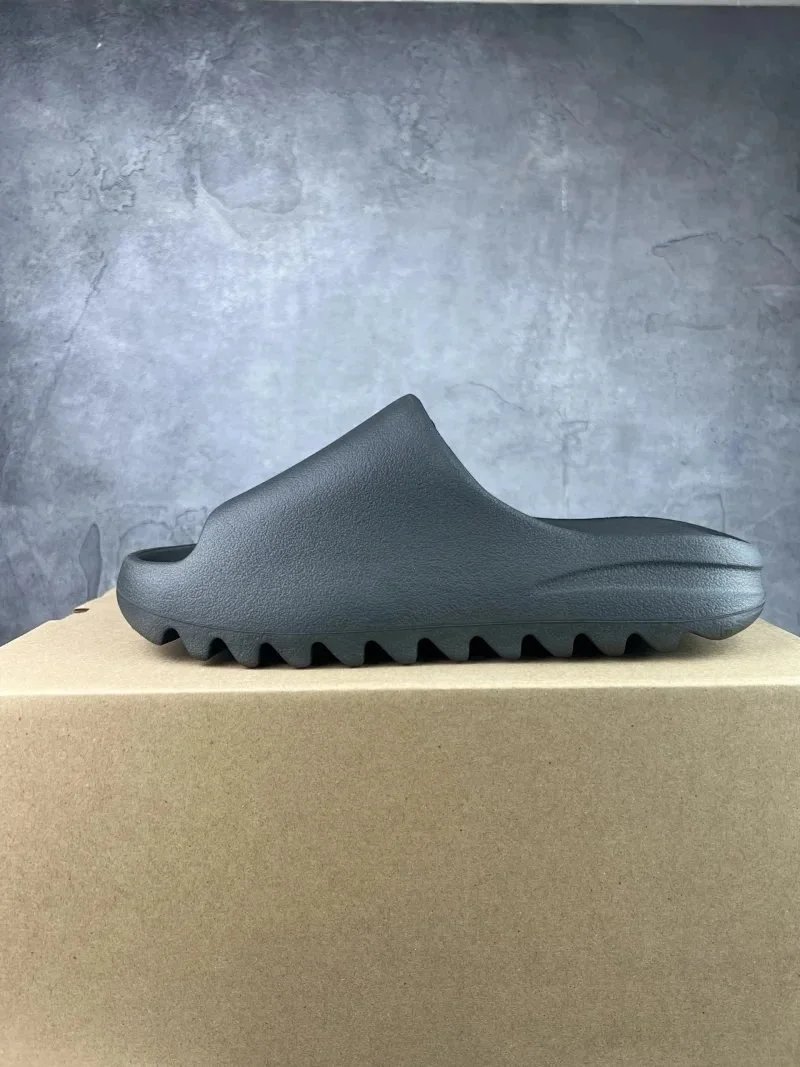 Dark Gray/ID2350