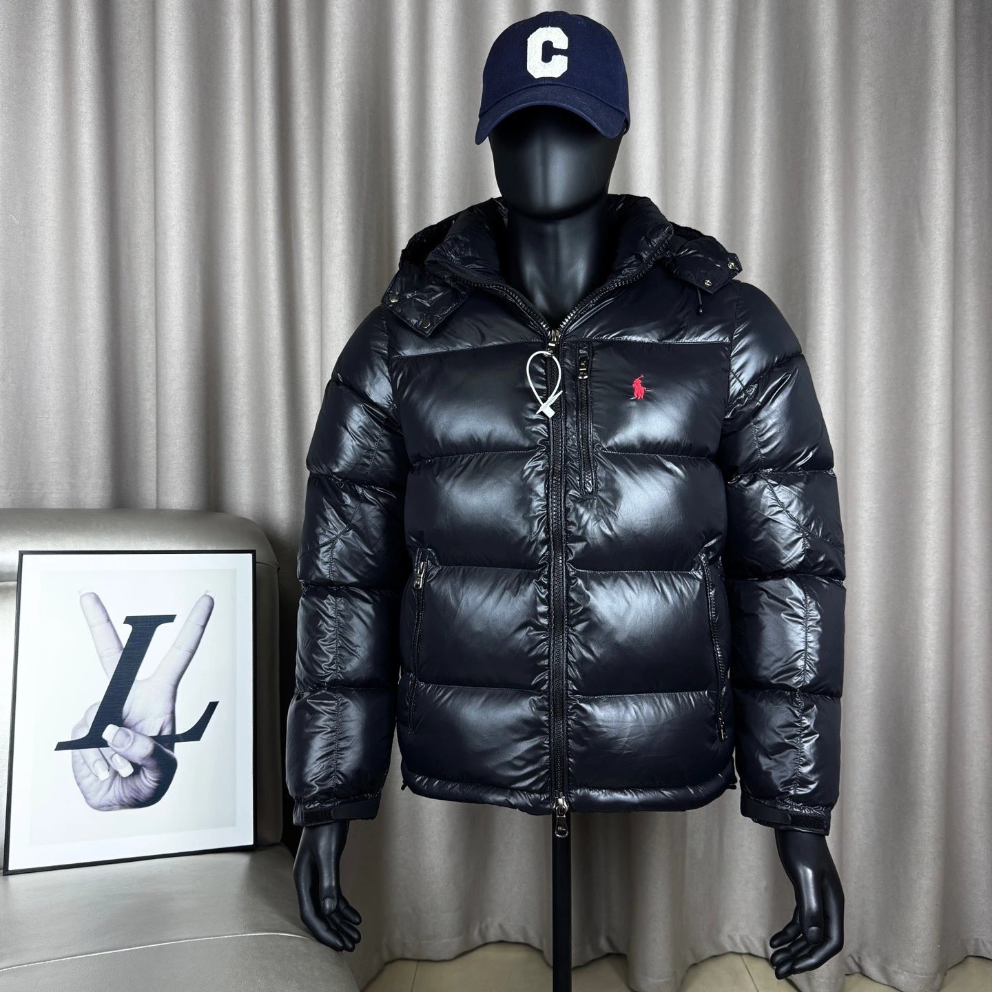 Black glossy surface (size: S-2XL)