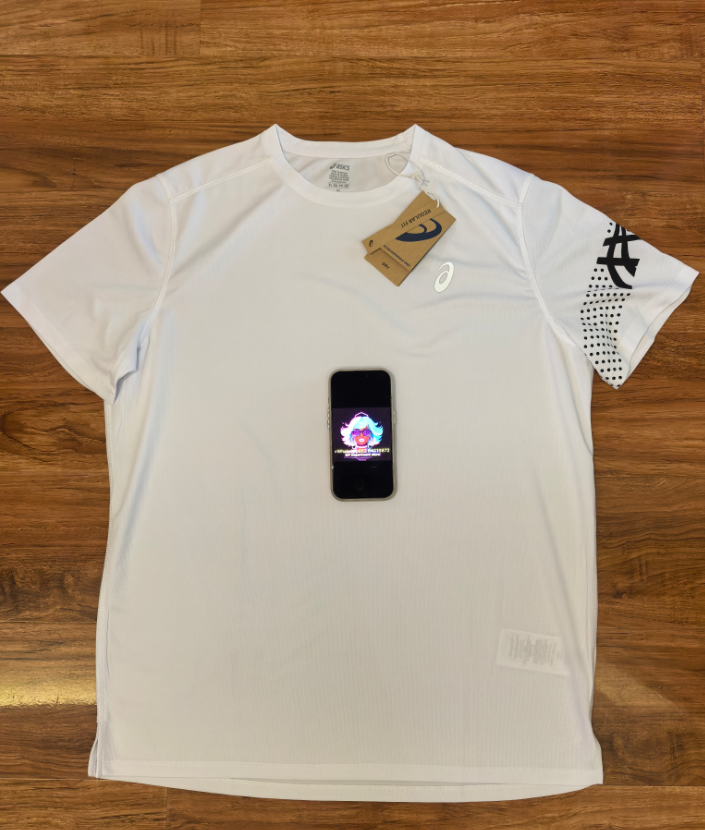 White shirt short sleeved