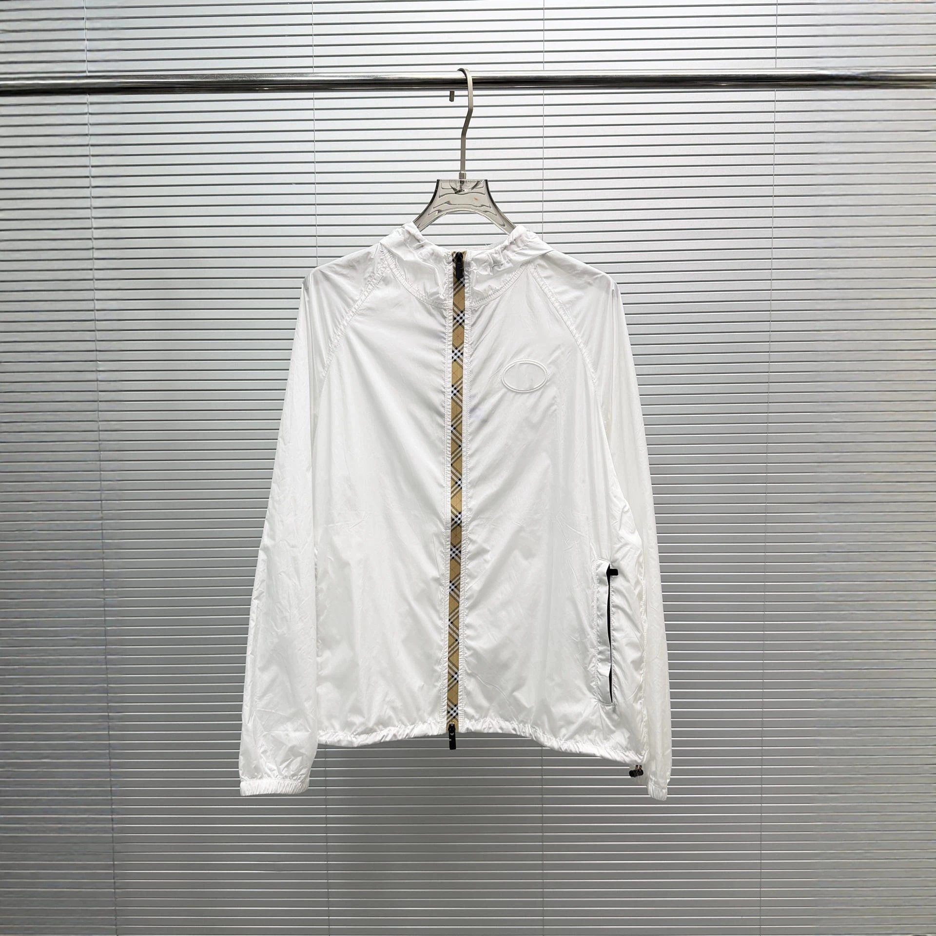White (size: S-XL)