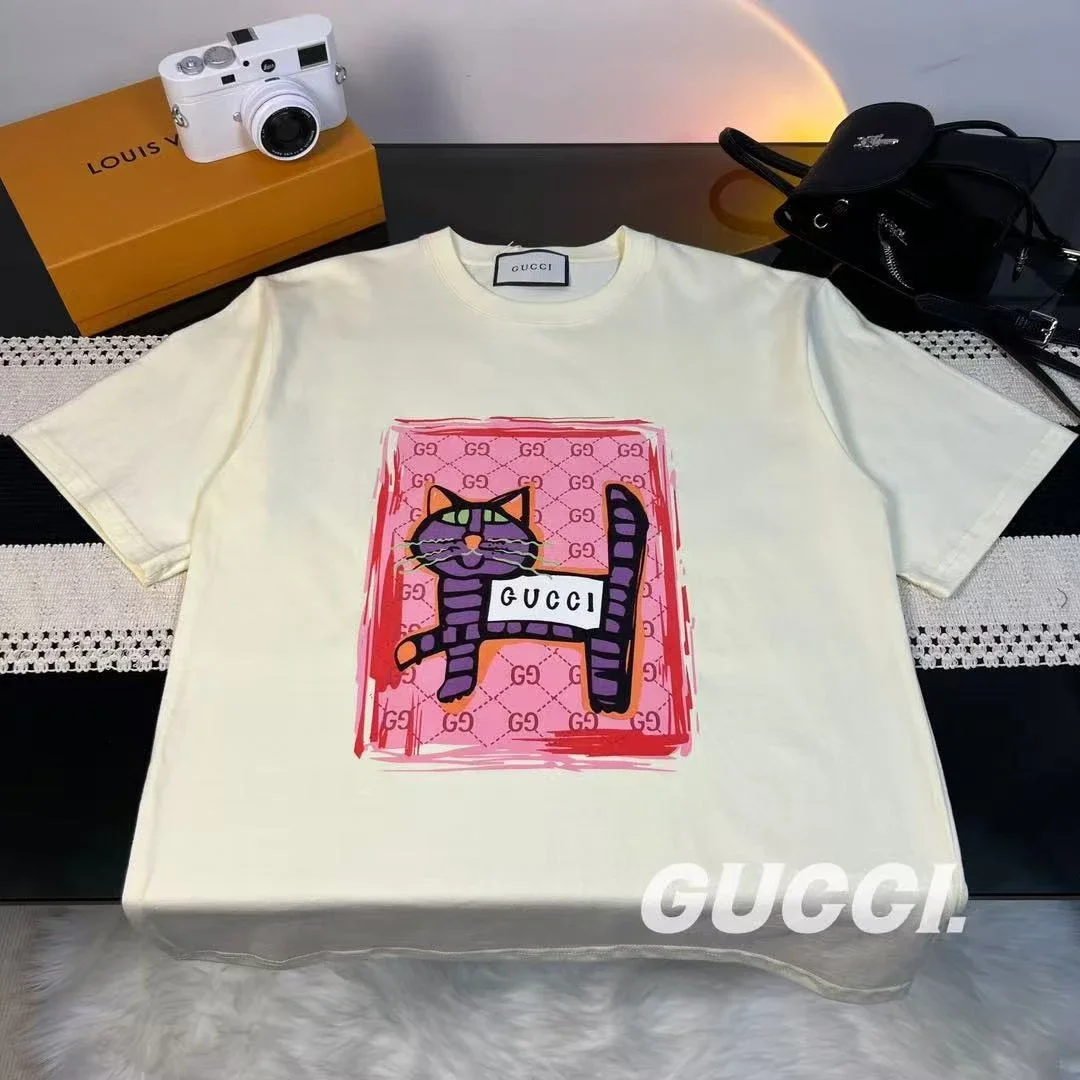 Gucci cartoon short 