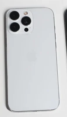thumbnail for YY06-QiPhone16pro max（6GB+128GB）+852 5573 8209