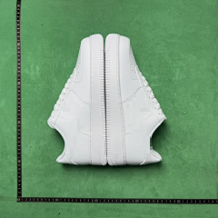 S pure white, pure black, no built-in air cushion material, leather is not as good as the DC version