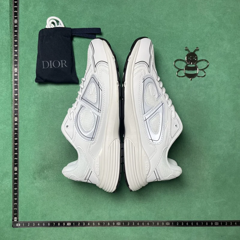 No.3 White 000