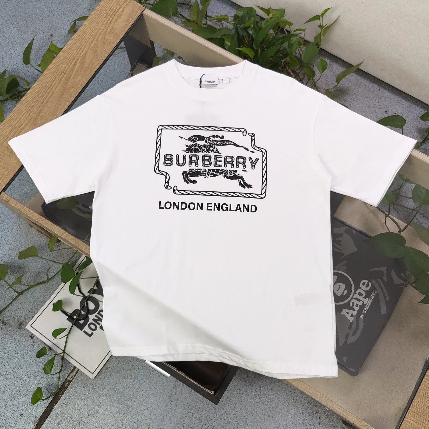 Burberry White Cotton Knight Logo London Unisex T-Shirt