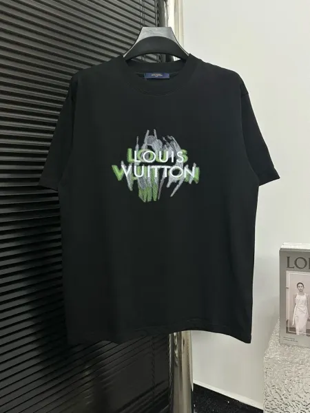 Louis Vuitton Distorted Logo Black T-Shirt - 1