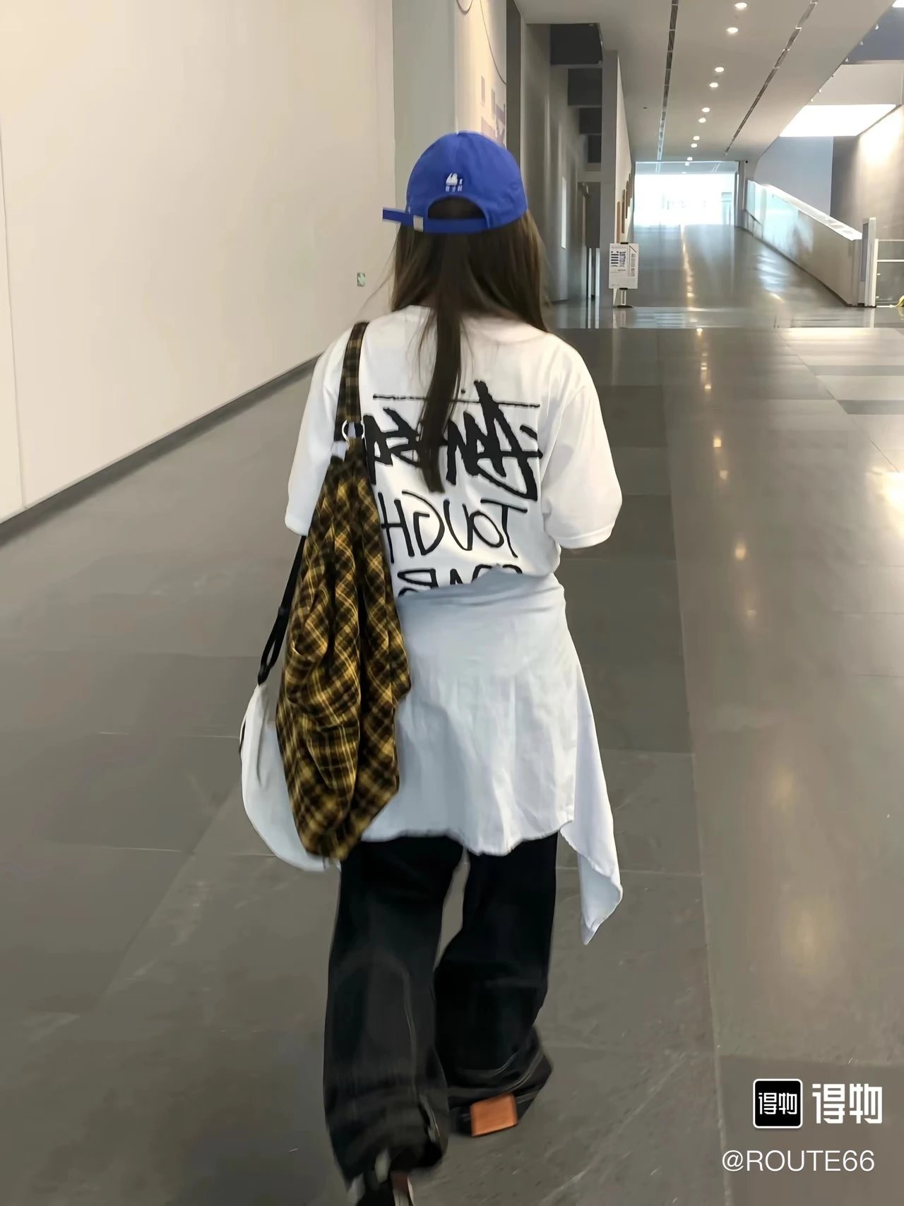 Stussy White Oversized Graffiti Logo Cotton T-Shirt