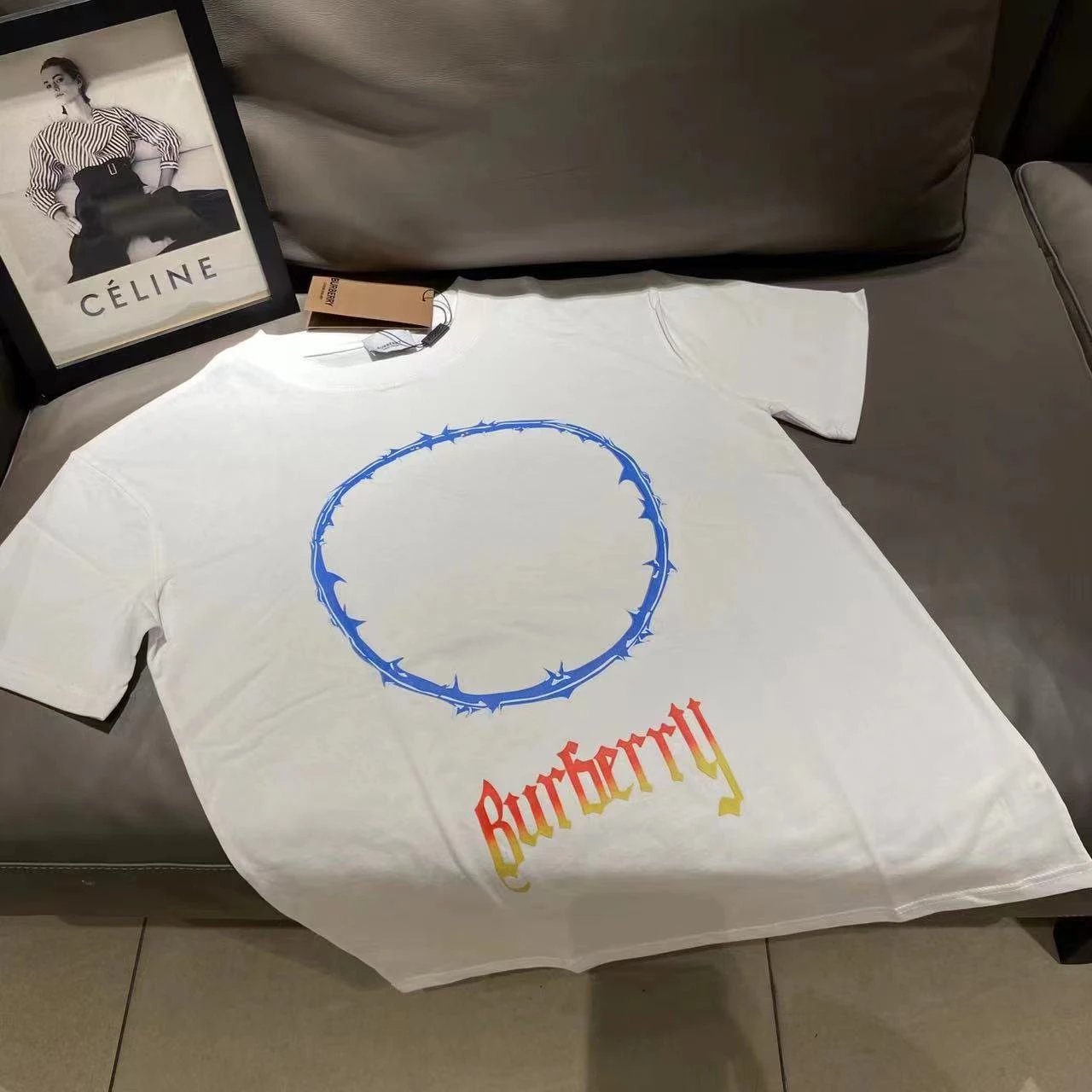 Burberry White Thorn Circle Logo T-Shirt for Unisex