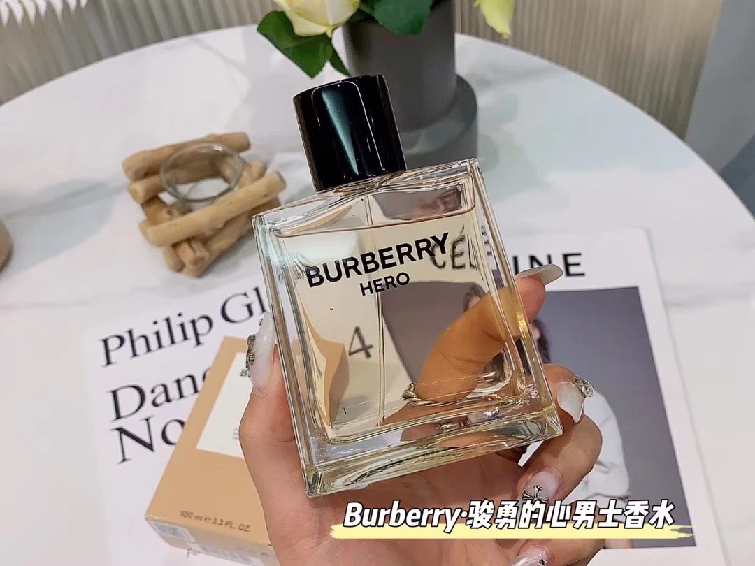 Burberry Hero Men's Amber Woody Eau de Parfum