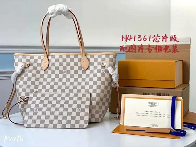 Louis Vuitton Crossbody Bags Monogram zip bag with adjustable wide strap product detail image 63