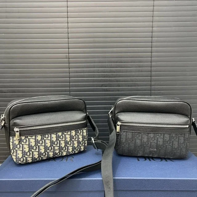 Louis Vuitton Crossbody Bags Monogram zip bag with adjustable wide strap product detail image 41