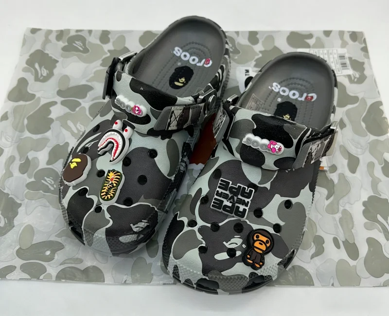 Crocs-4 (camouflage green)