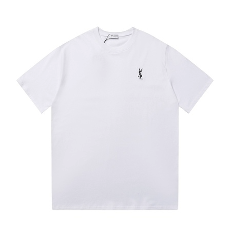白色衣服黑小兰