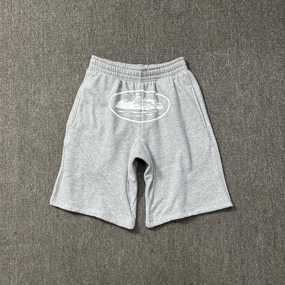 gray shorts
