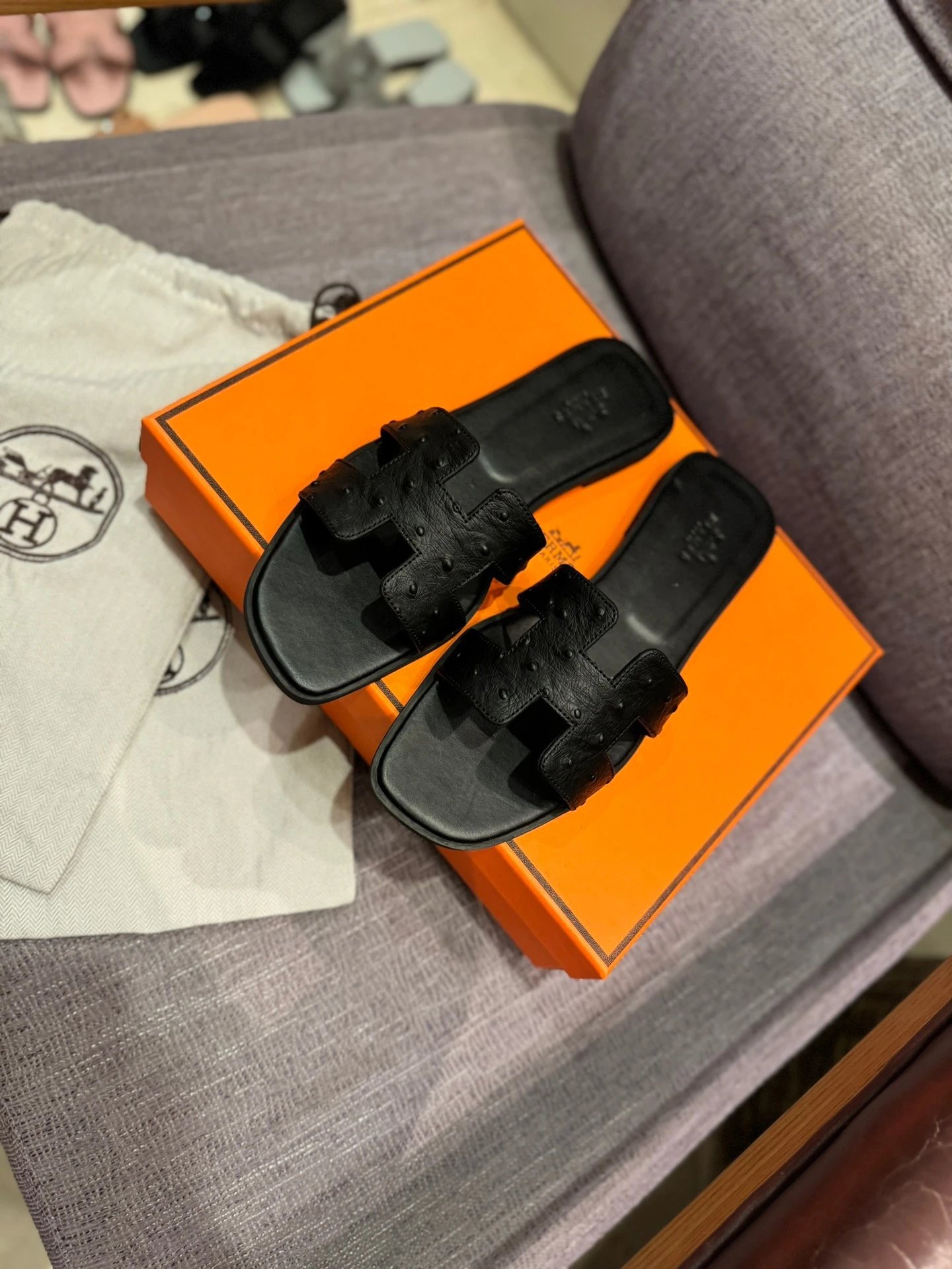 Ostrich Black