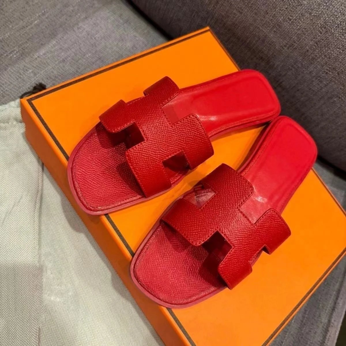 Palm print red