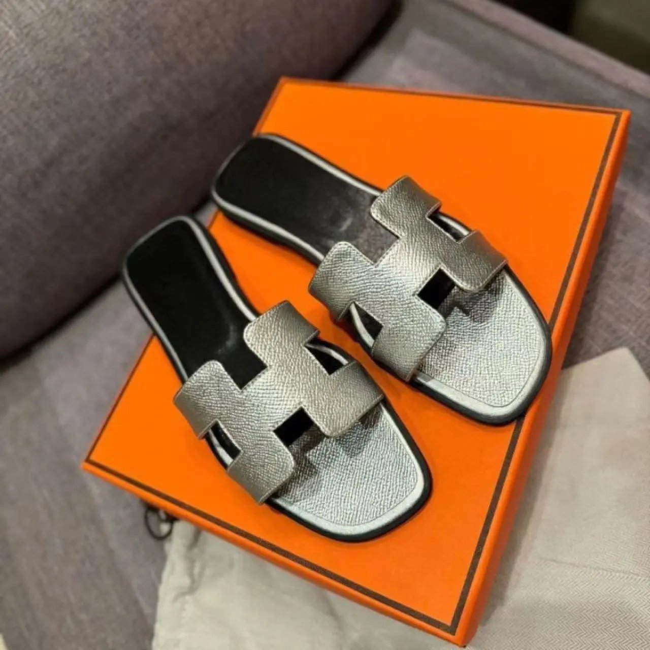 Palm print silver