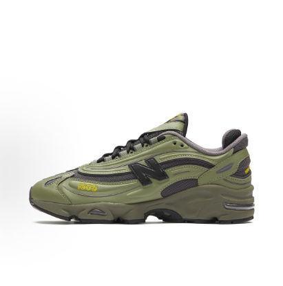 New Balance Sneakers 1000 — 19