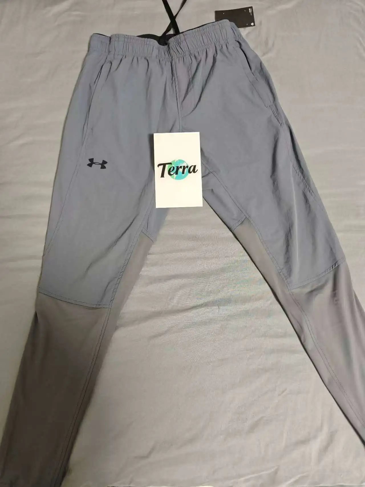 UA Hybrid Pants: Actual Color is Darker Than Pictured